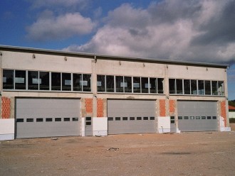 01 - Industrijska garažna vrata v RAL barvi.